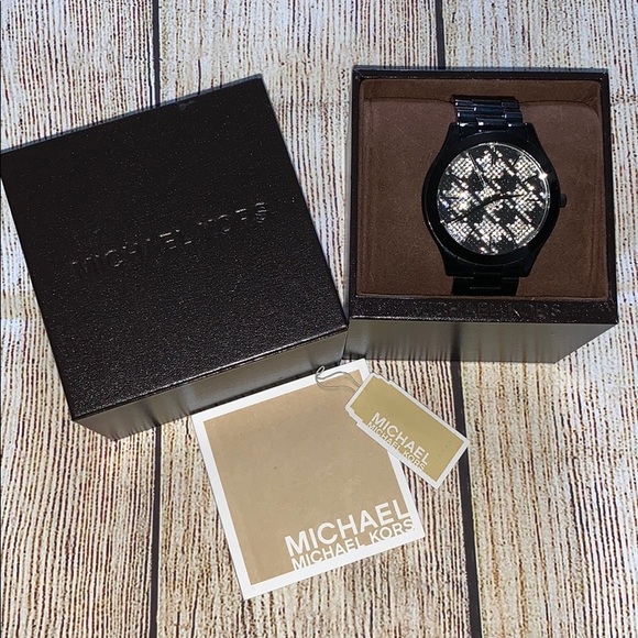 Michael Kors Watch - Picture 5 of 7